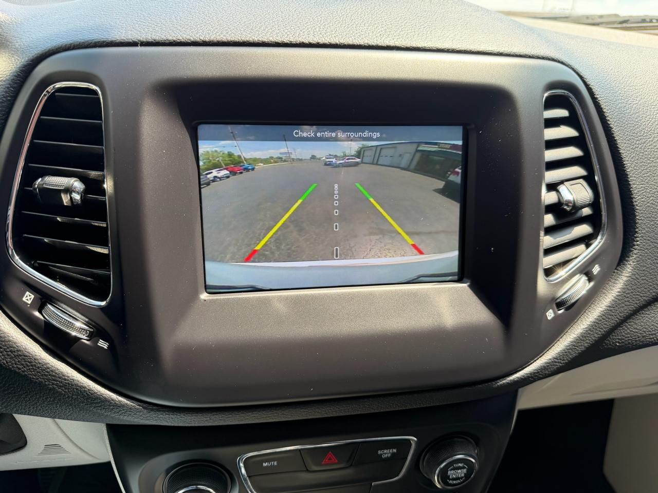 Jeep Compass Latitude w/Sun/Wheel Pkg FWD 2019