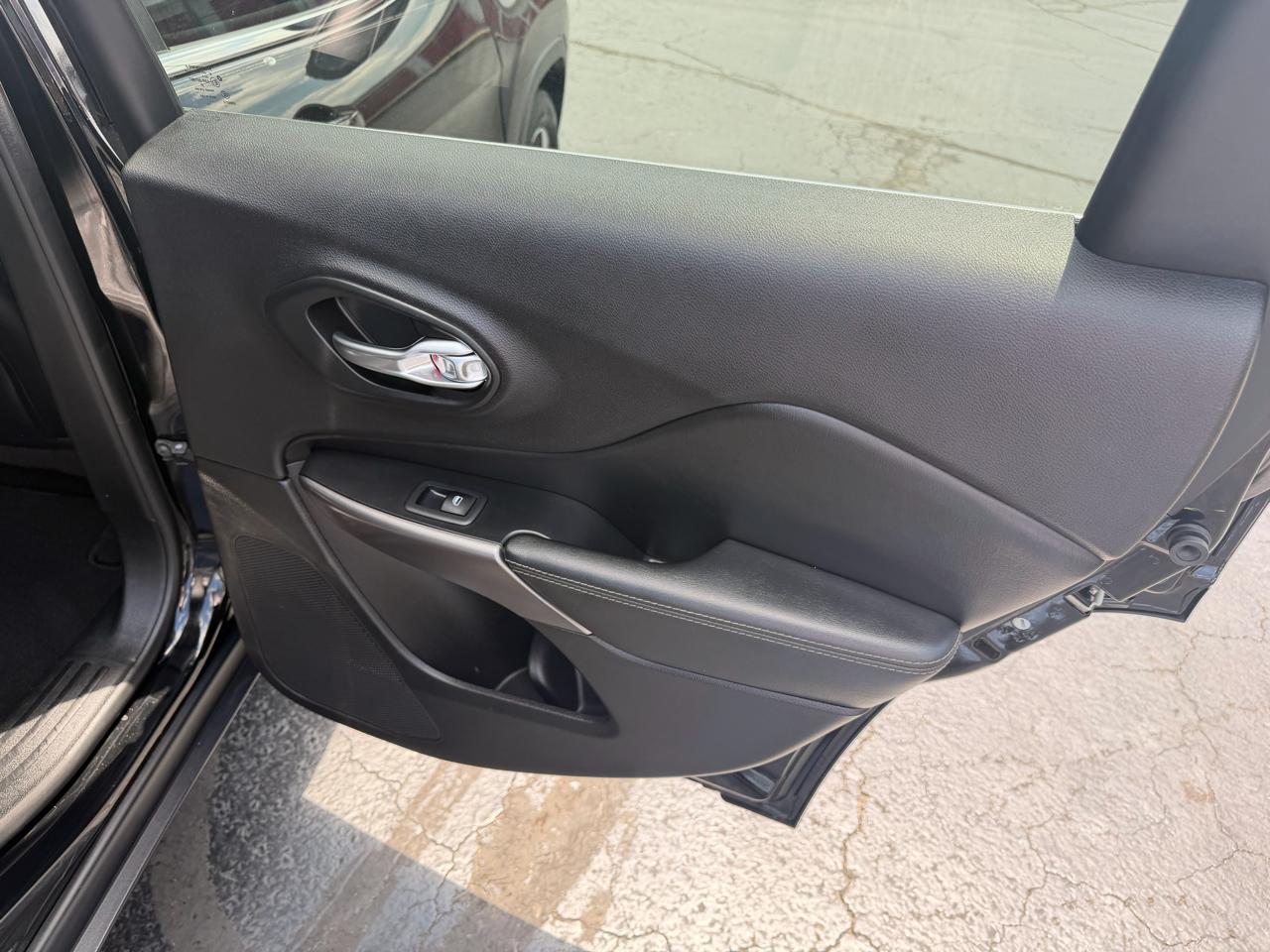Jeep Cherokee Limited FWD 2019