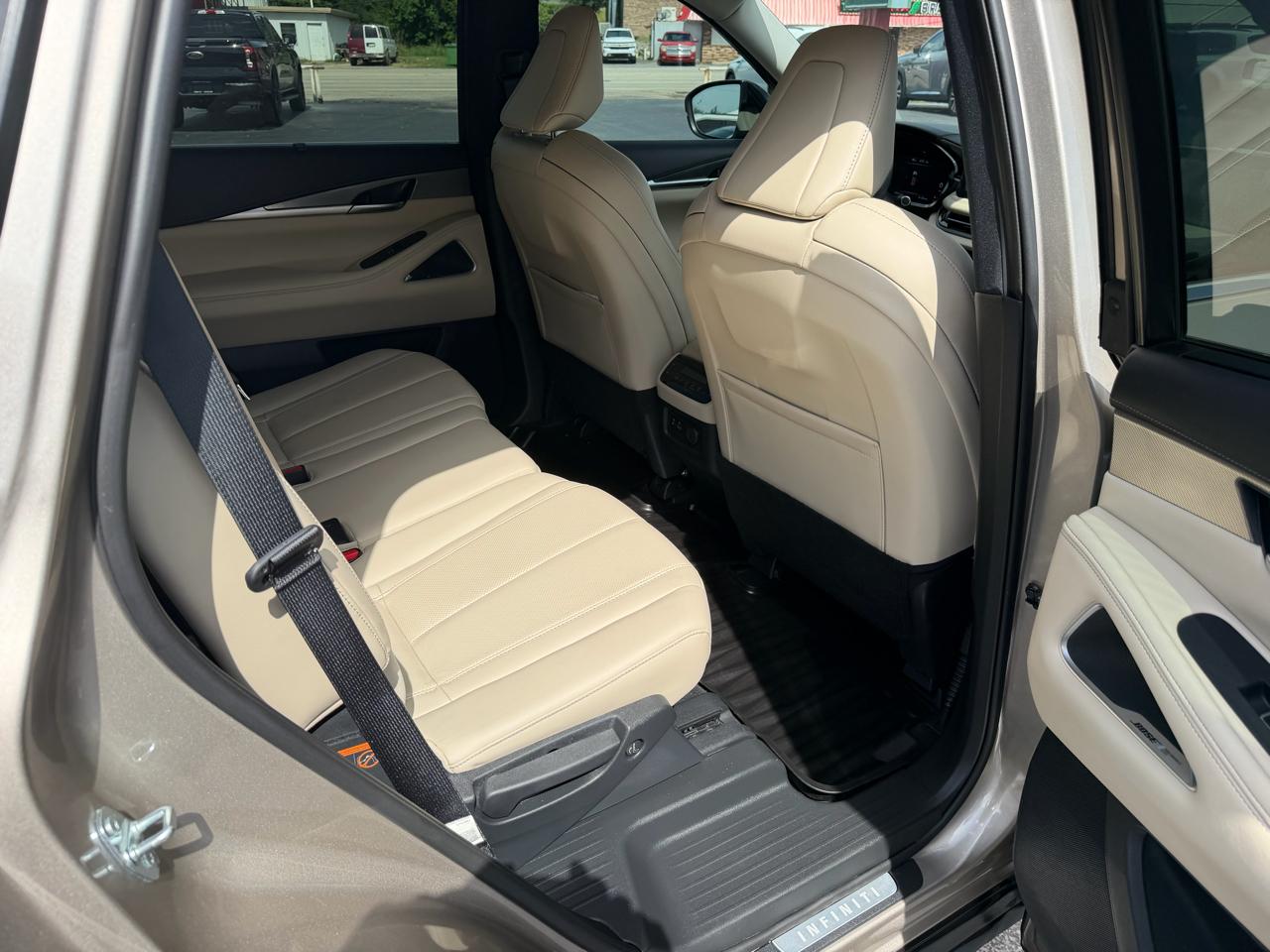 Infiniti QX60 LUXE FWD 2024