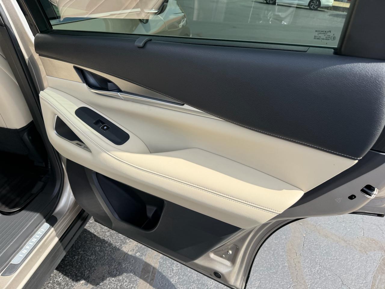 Infiniti QX60 LUXE FWD 2024
