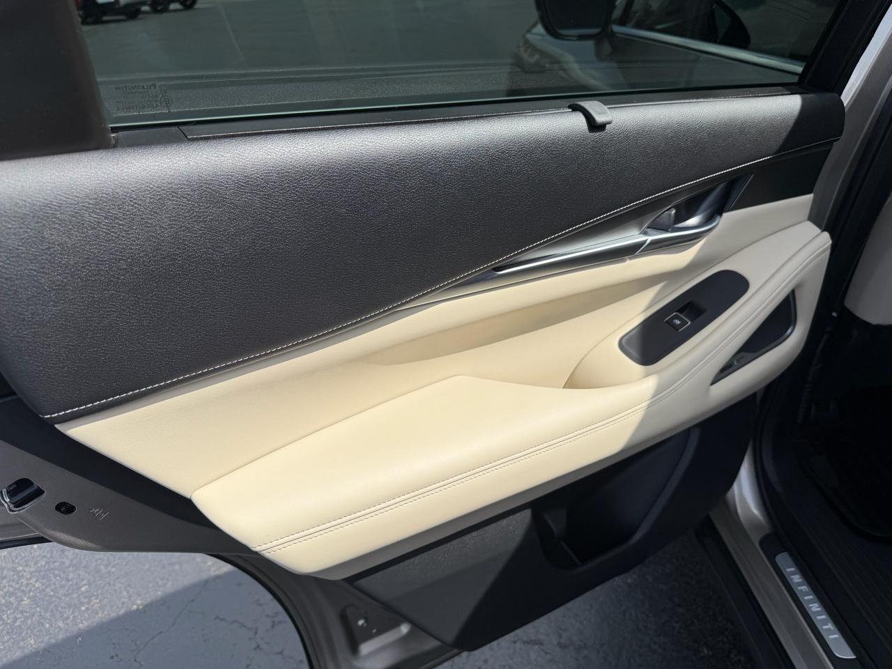 Infiniti QX60 LUXE FWD 2024
