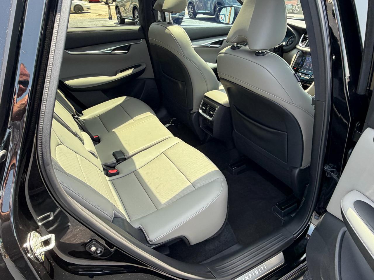 Infiniti QX50 LUXE FWD 2023