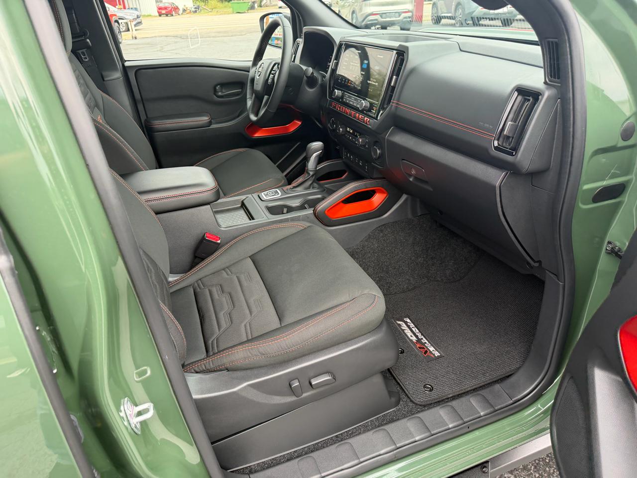 Nissan Frontier Crew Cab 4x4 PRO-4X 2026