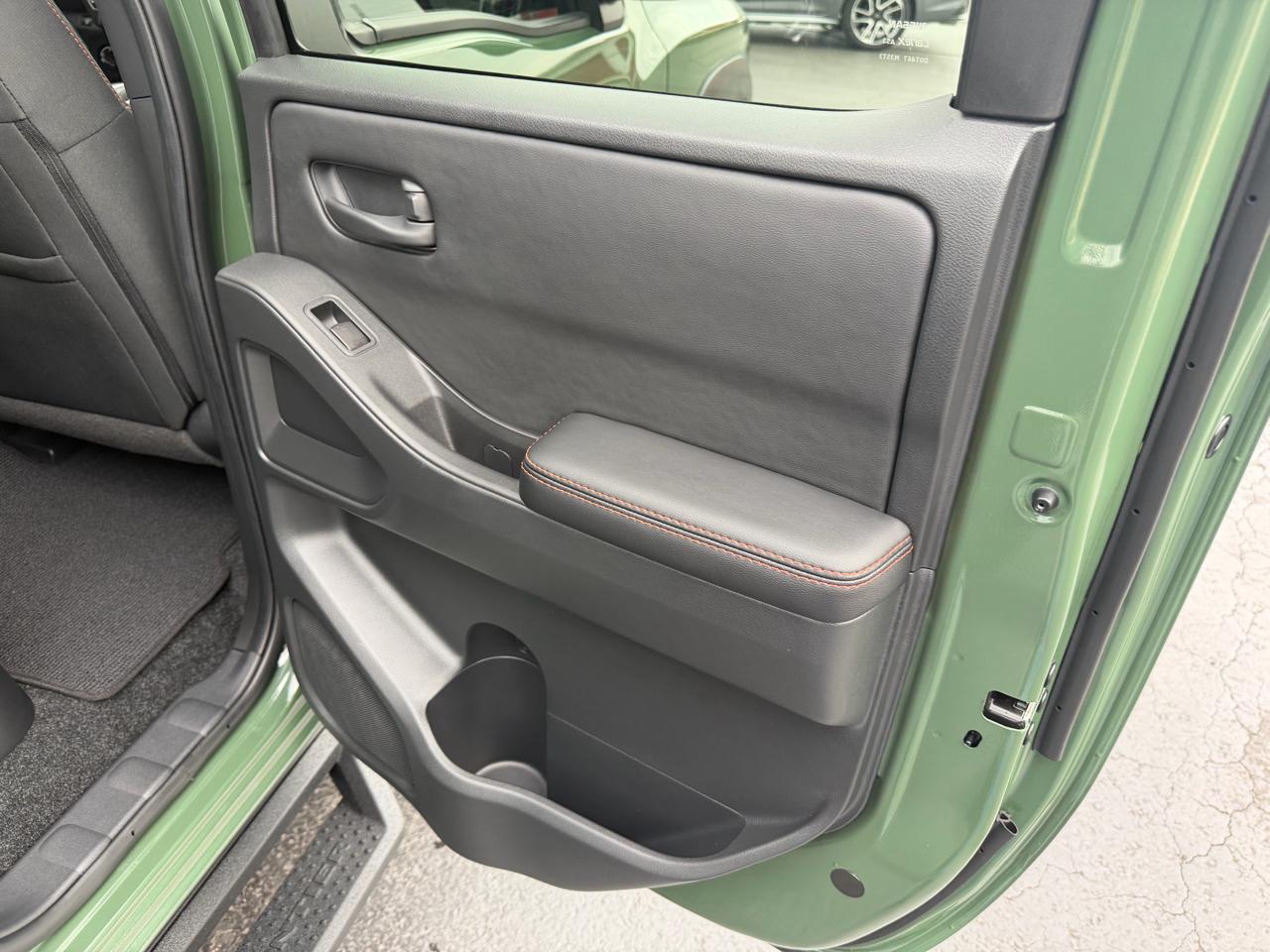 Nissan Frontier Crew Cab 4x4 PRO-4X 2026