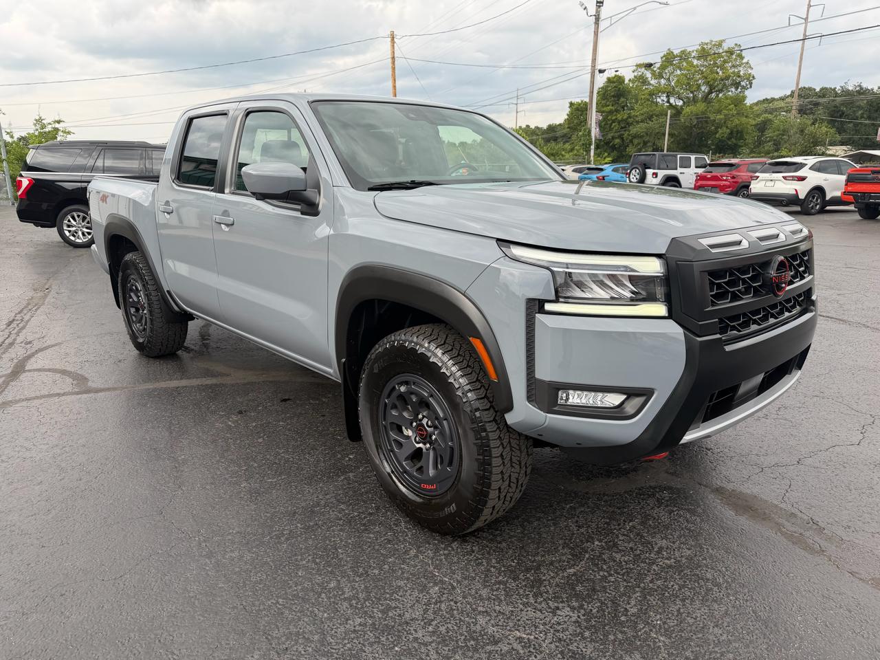 Nissan Frontier Crew Cab 4x4 PRO-4X 2025