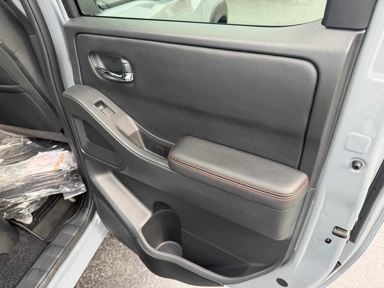 Nissan Frontier Crew Cab 4x4 PRO-4X 2025