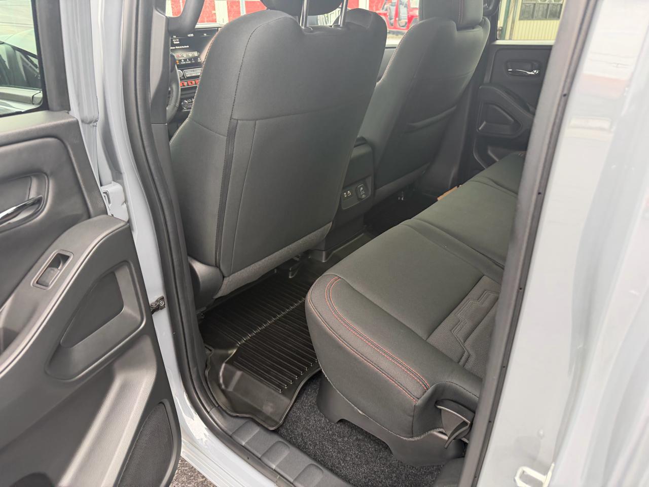 Nissan Frontier Crew Cab 4x4 PRO-4X 2025