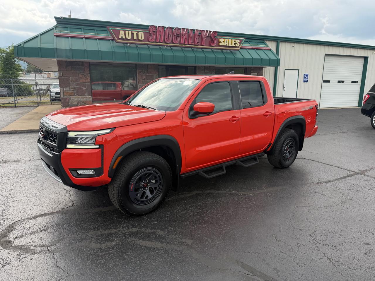 Nissan Frontier Crew Cab 4x4 PRO-4X 2025