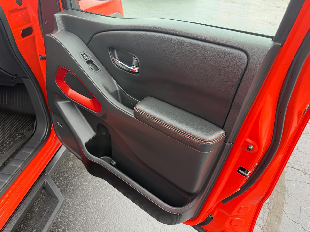 Nissan Frontier Crew Cab 4x4 PRO-4X 2025