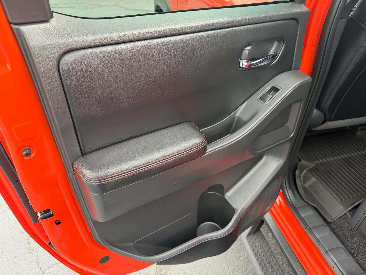 Nissan Frontier Crew Cab 4x4 PRO-4X 2025