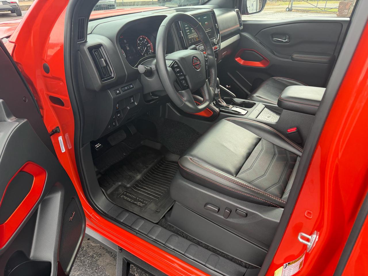 Nissan Frontier Crew Cab 4x4 PRO-4X 2025