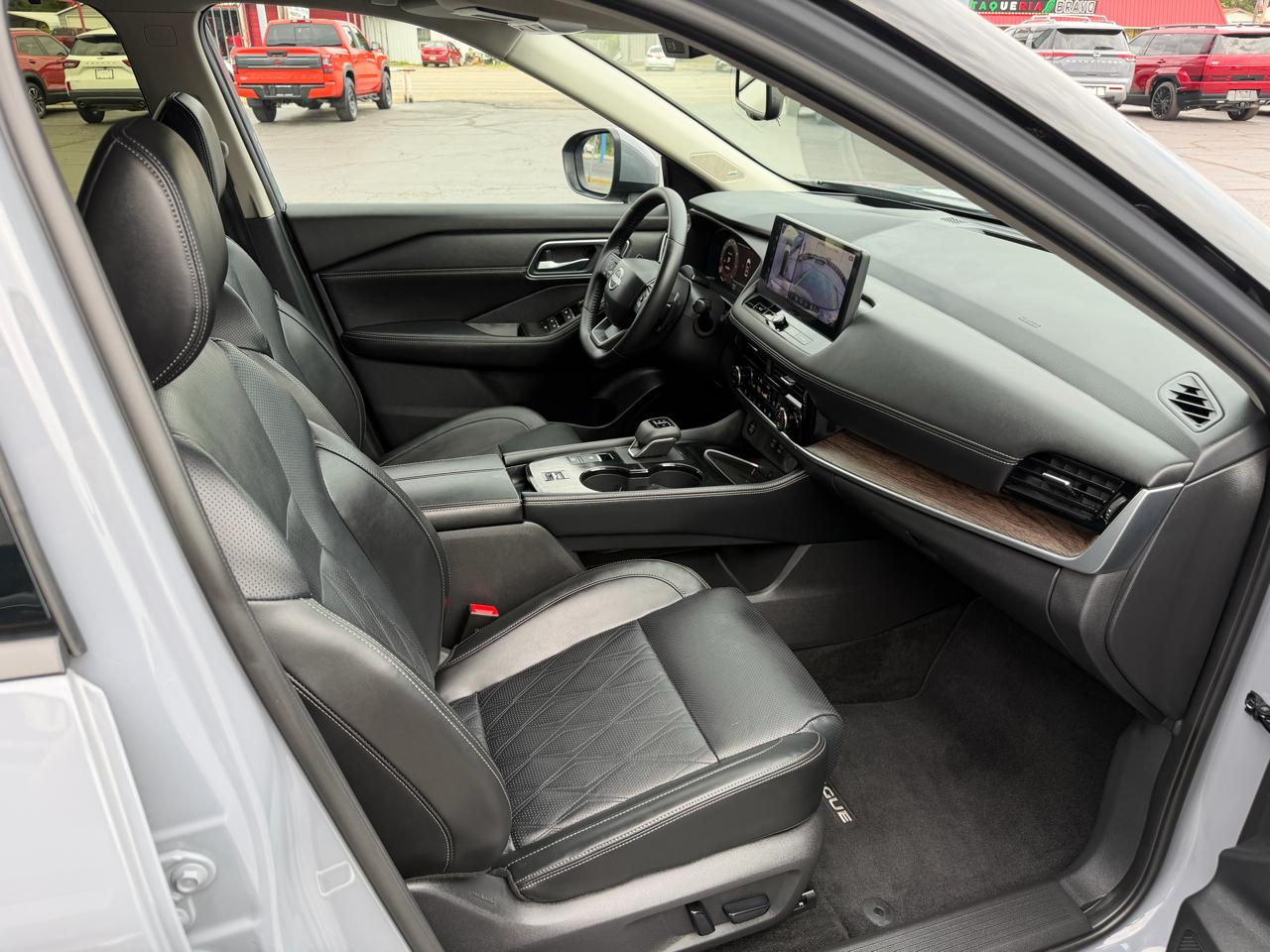 Nissan Rogue FWD Platinum 2025