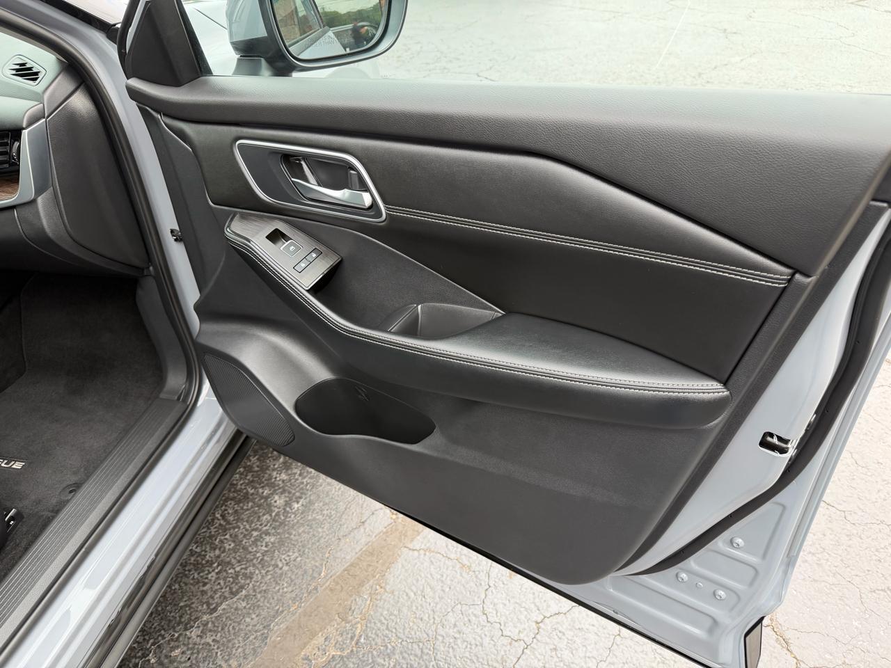 Nissan Rogue FWD Platinum 2025