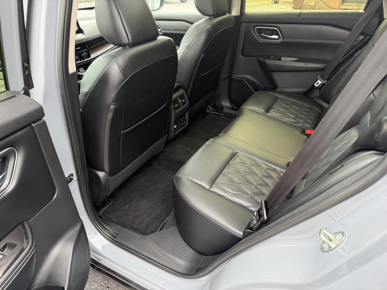 Nissan Rogue FWD Platinum 2025