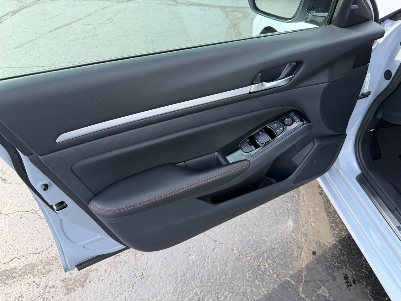 Nissan Altima SR AWD 2025