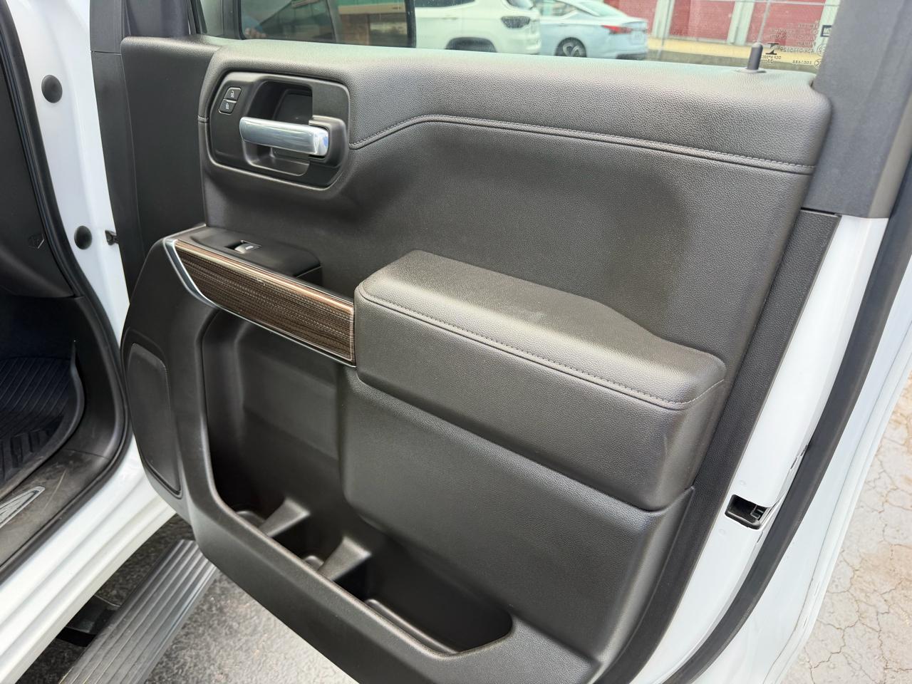 Chevrolet Silverado 1500 LTD 4WD Crew Cab 147" LT w/1LT 2022