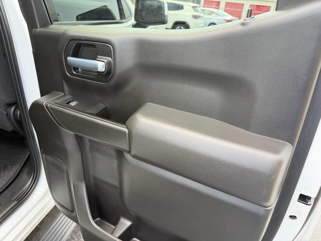 Chevrolet Silverado 1500 LTD 4WD Crew Cab 147" LT w/1LT 2022