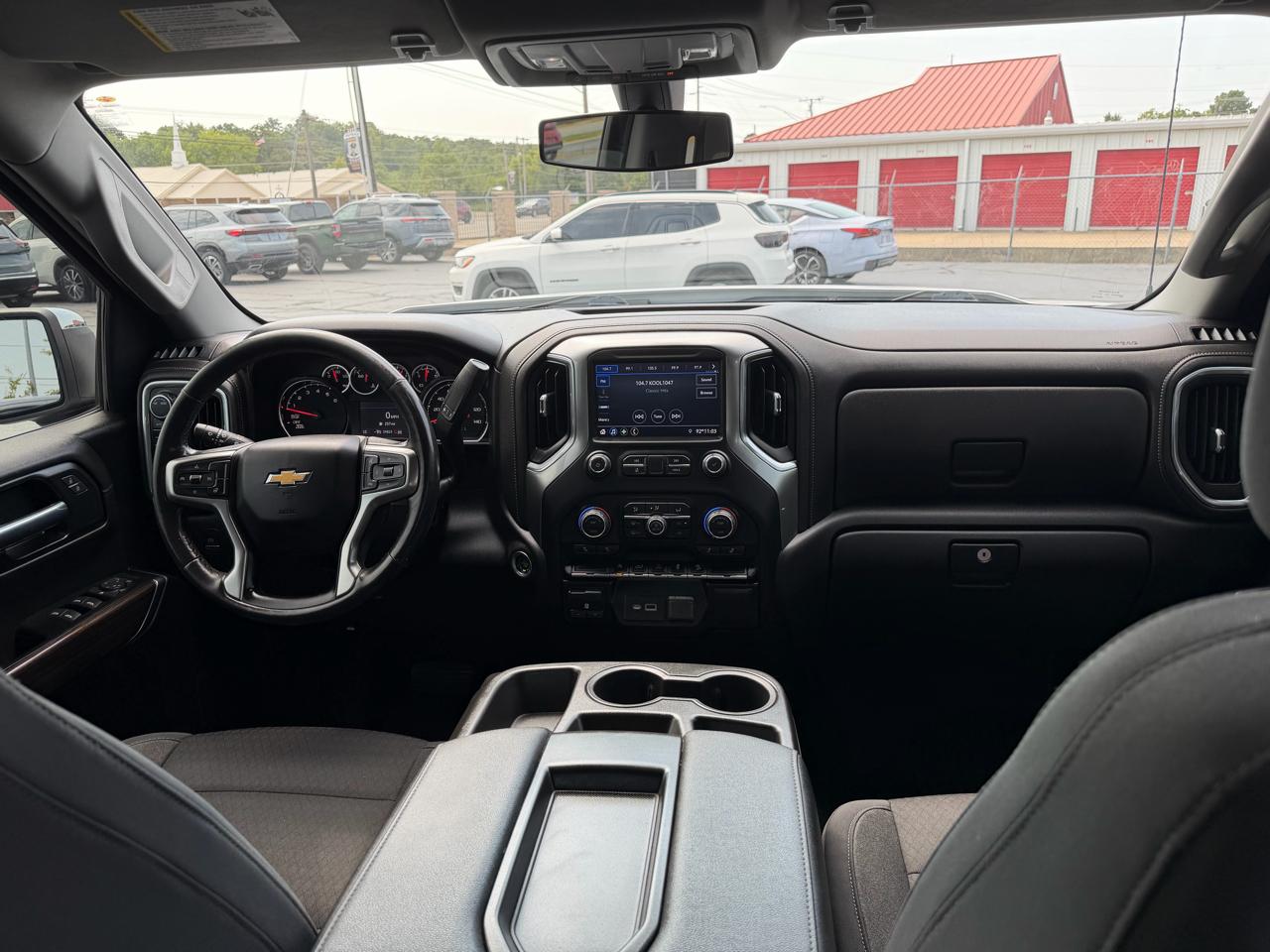 Chevrolet Silverado 1500 LTD 4WD Crew Cab 147" LT w/1LT 2022