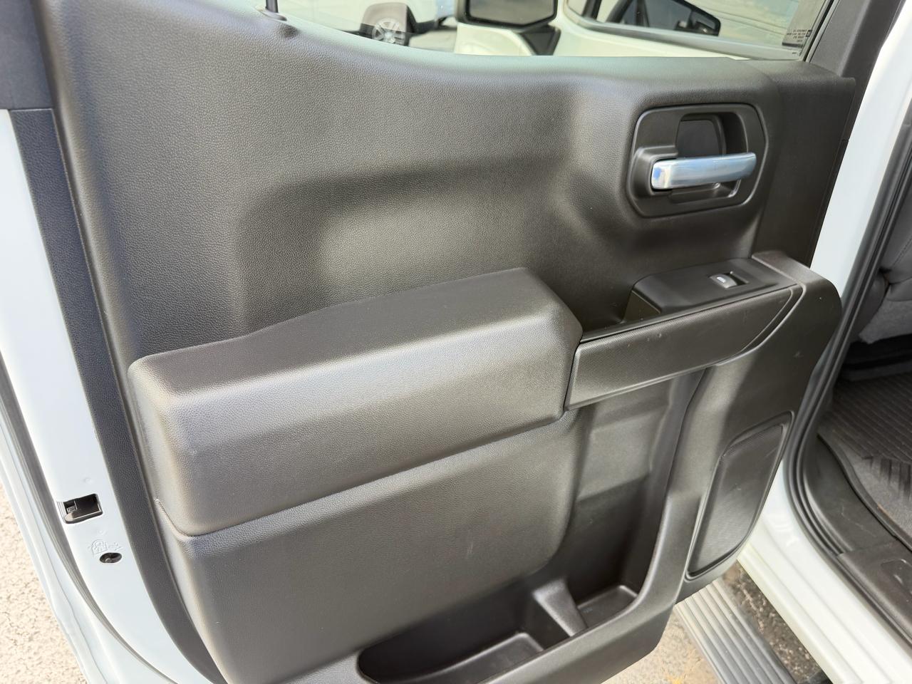 Chevrolet Silverado 1500 LTD 4WD Crew Cab 147" LT w/1LT 2022