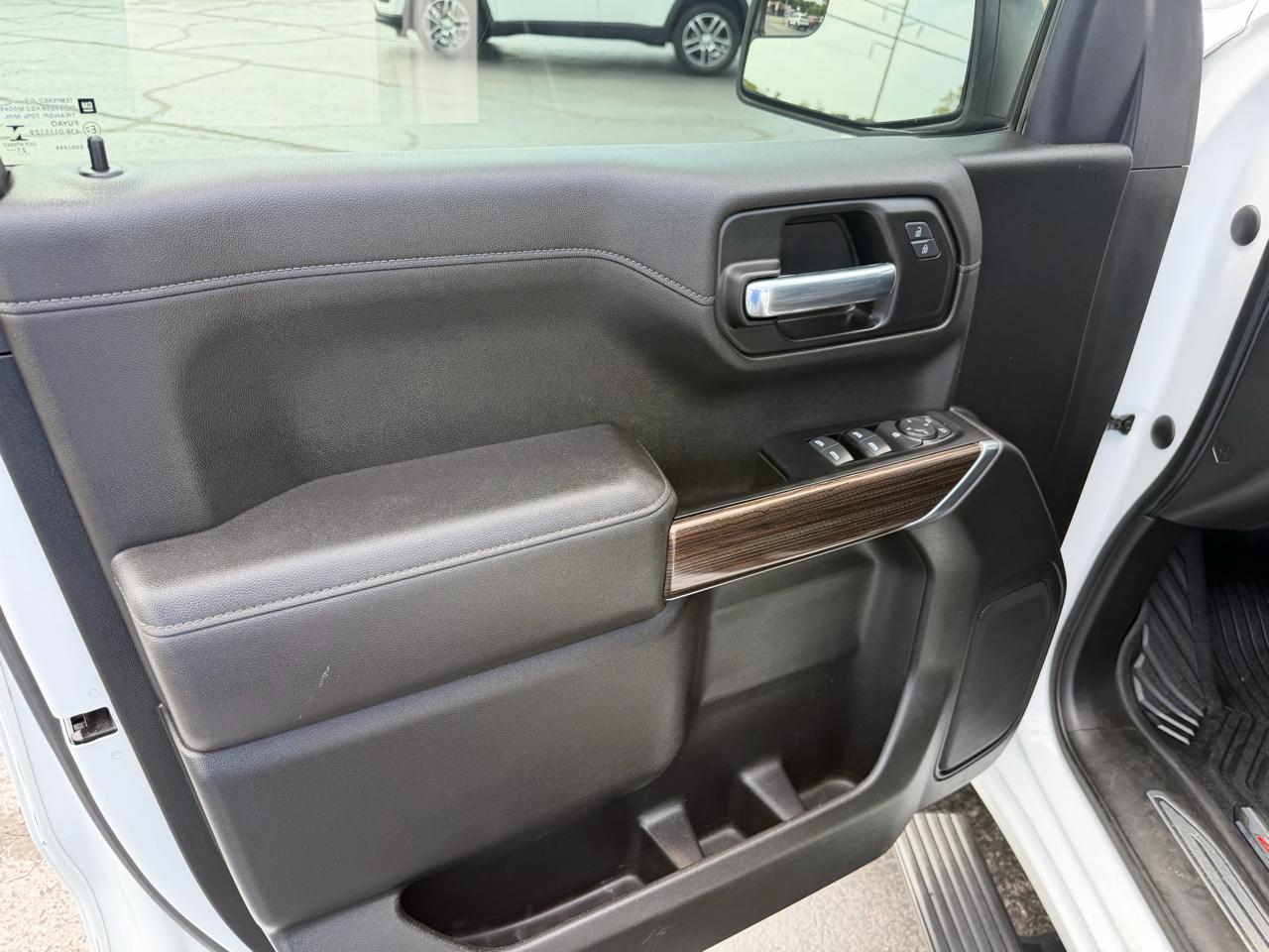 Chevrolet Silverado 1500 LTD 4WD Crew Cab 147" LT w/1LT 2022