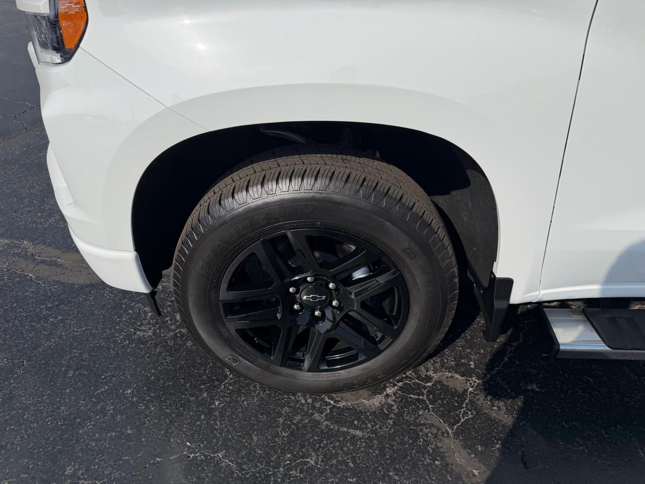 Chevrolet Silverado 1500 4WD Crew Cab 147" RST 2025