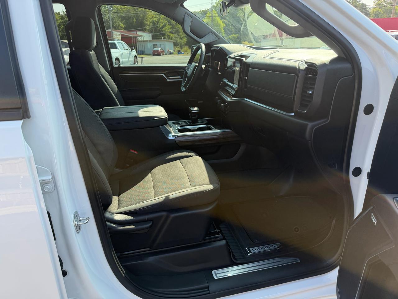 Chevrolet Silverado 1500 4WD Crew Cab 147" RST 2025