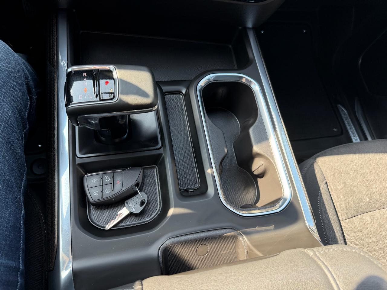Chevrolet Silverado 1500 4WD Crew Cab 147" RST 2025