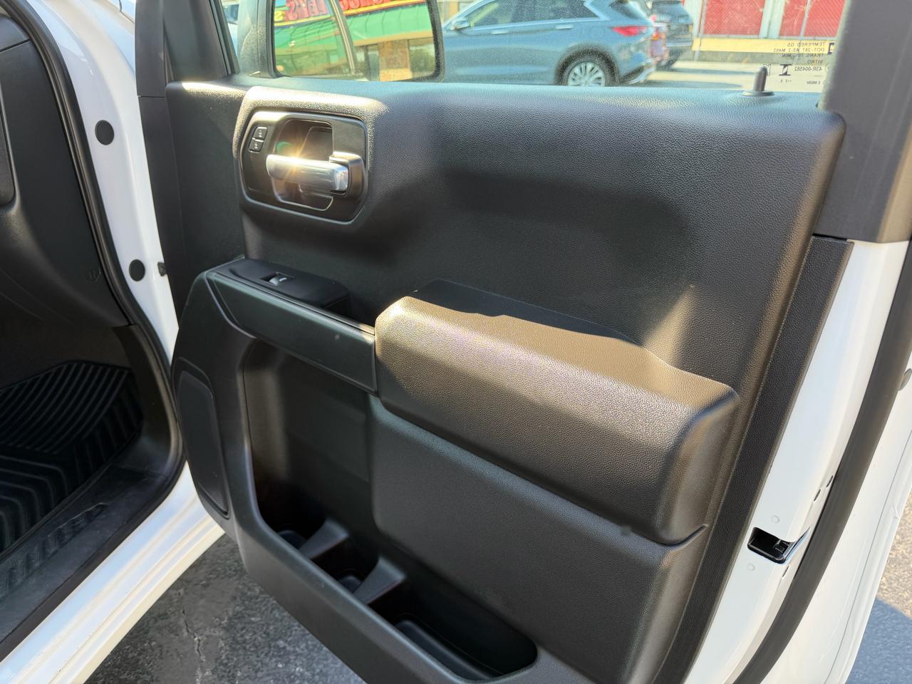 Chevrolet Silverado 1500 4WD Crew Cab 147" Custom Trail Boss 2025