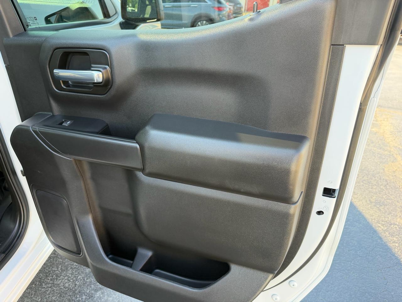Chevrolet Silverado 1500 4WD Crew Cab 147" Custom Trail Boss 2025