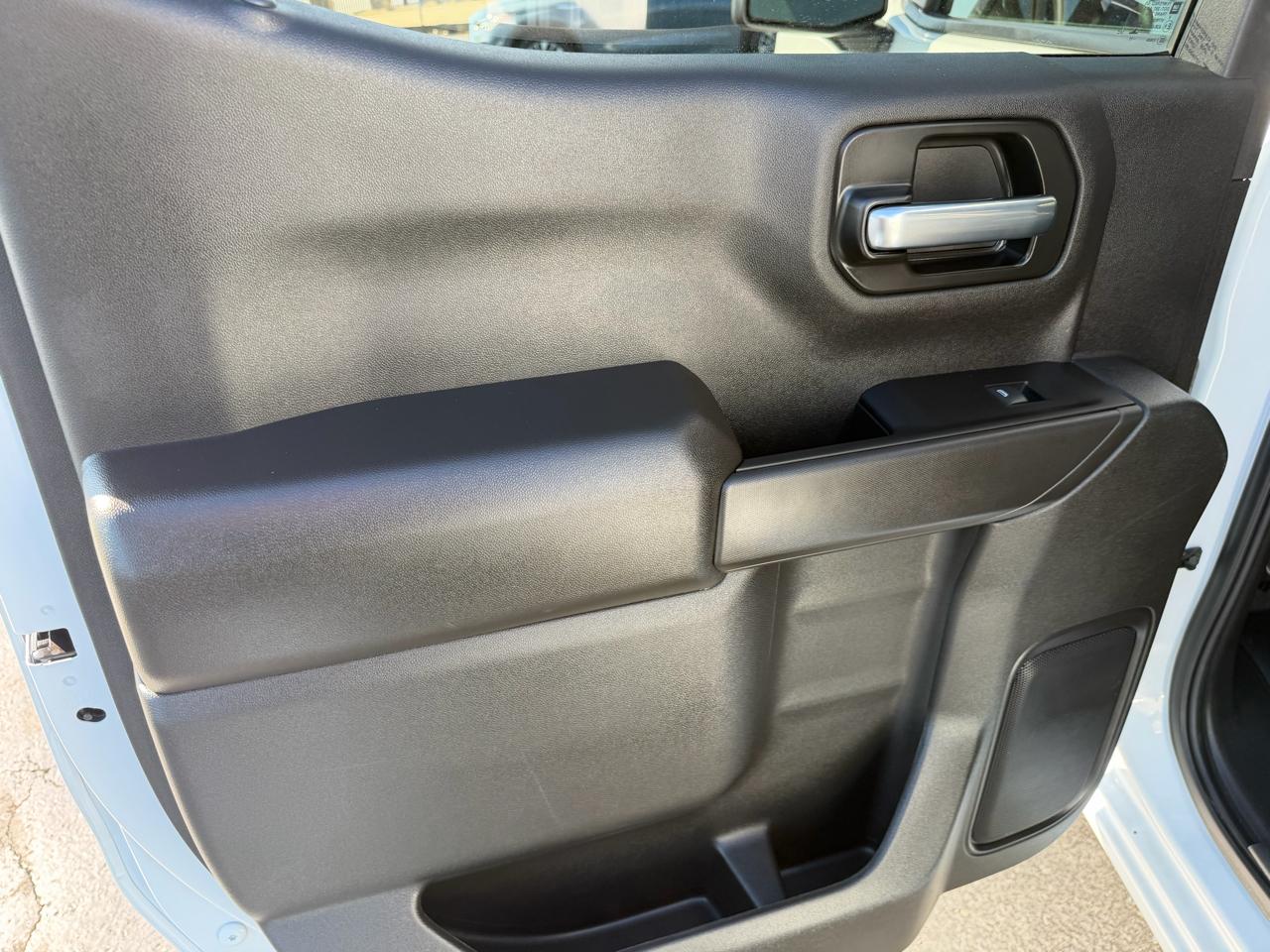Chevrolet Silverado 1500 4WD Crew Cab 147" Custom Trail Boss 2025
