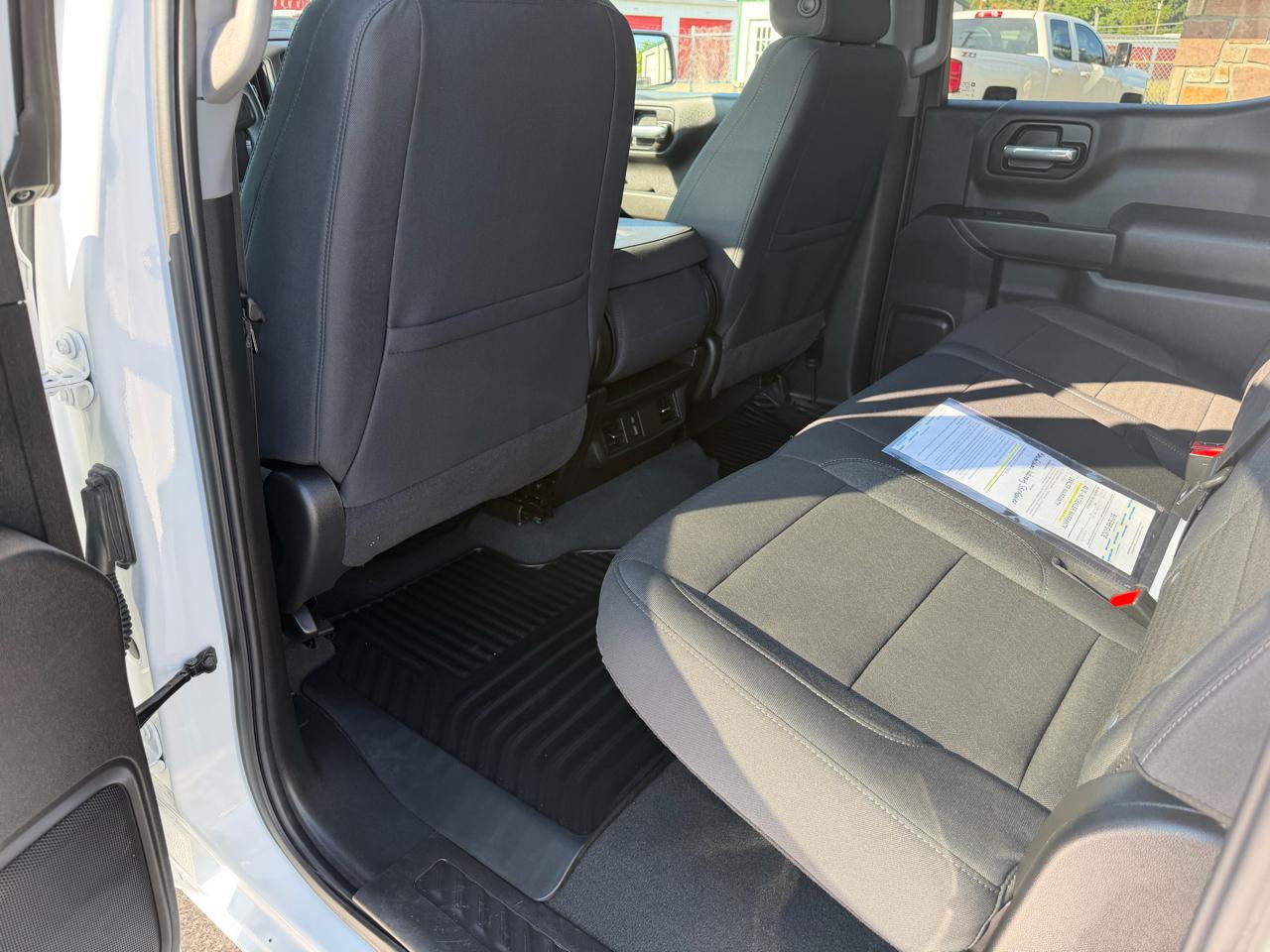 Chevrolet Silverado 1500 4WD Crew Cab 147" Custom Trail Boss 2025