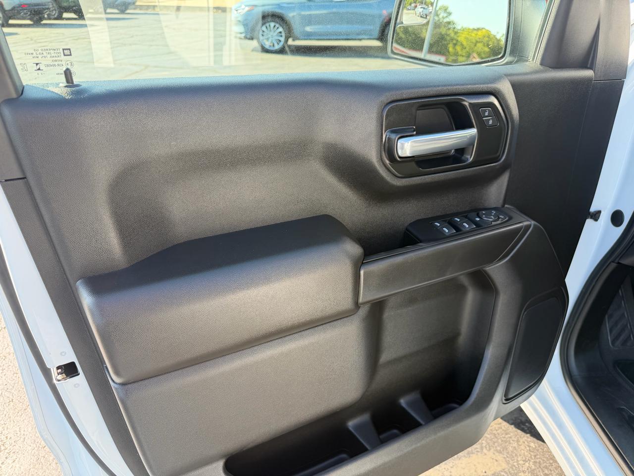 Chevrolet Silverado 1500 4WD Crew Cab 147" Custom Trail Boss 2025
