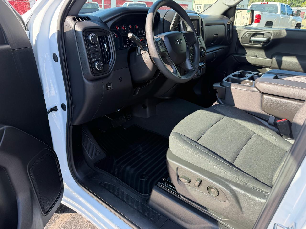 Chevrolet Silverado 1500 4WD Crew Cab 147" Custom Trail Boss 2025