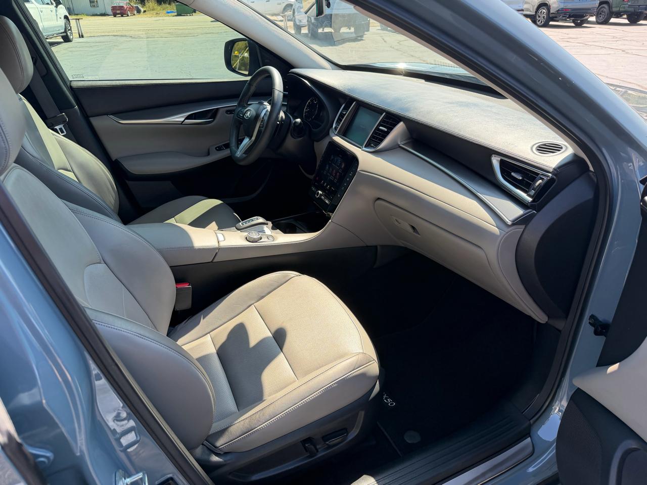 Infiniti QX50 LUXE FWD 2023