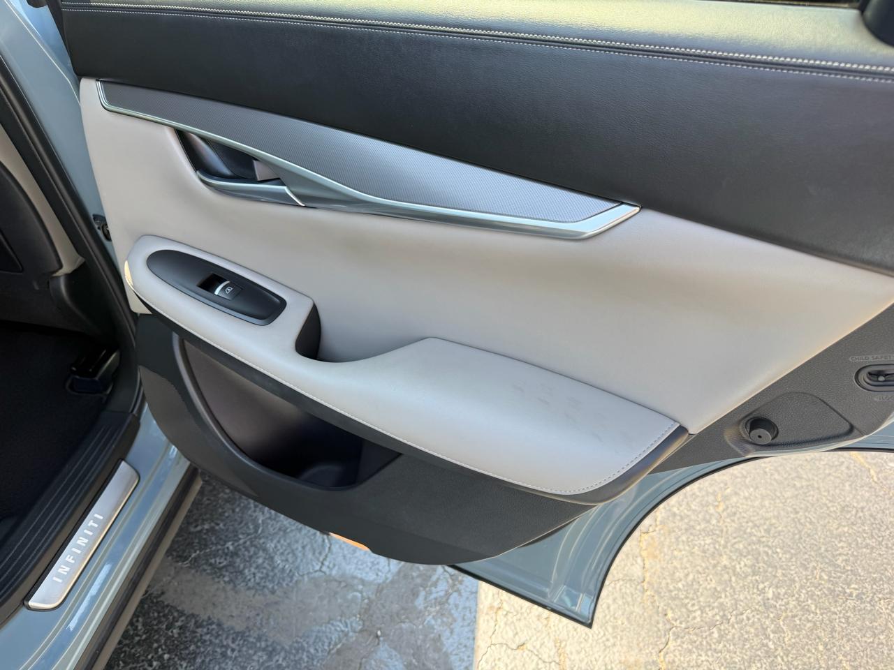 Infiniti QX50 LUXE FWD 2023