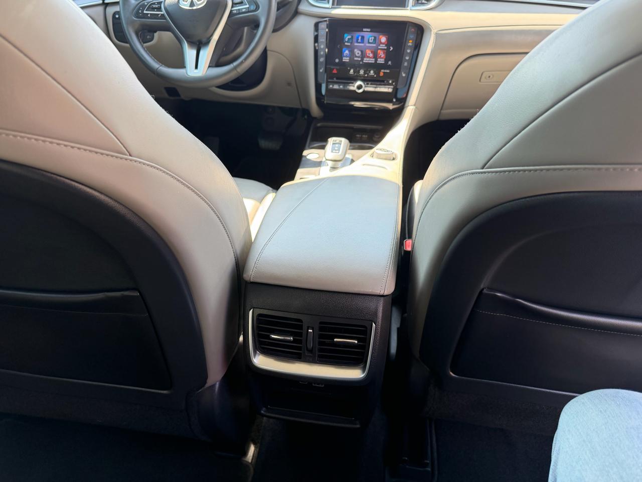 Infiniti QX50 LUXE FWD 2023