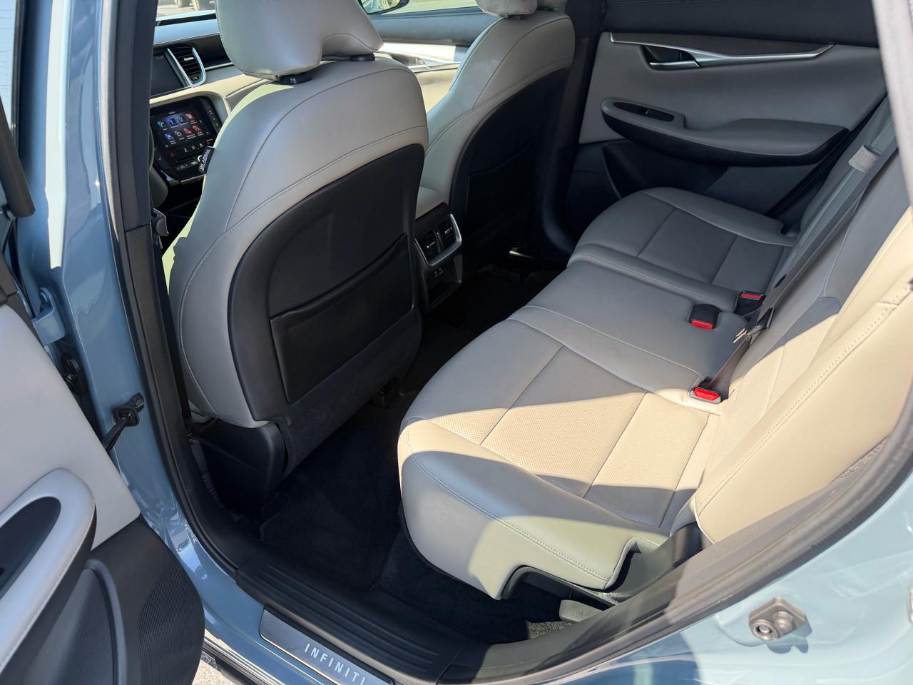 Infiniti QX50 LUXE FWD 2023