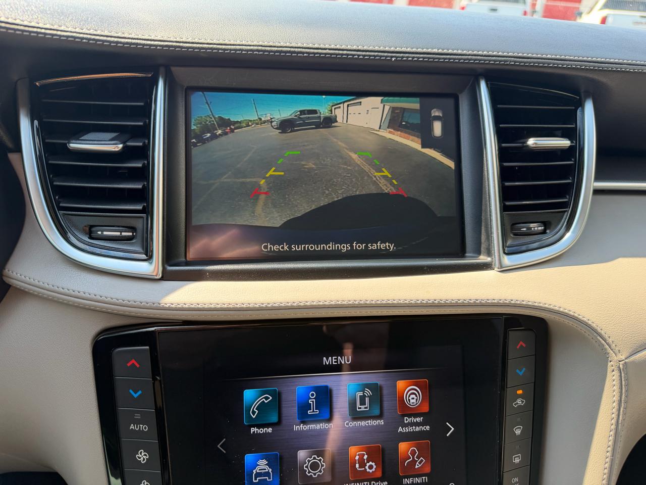 Infiniti QX50 LUXE FWD 2023