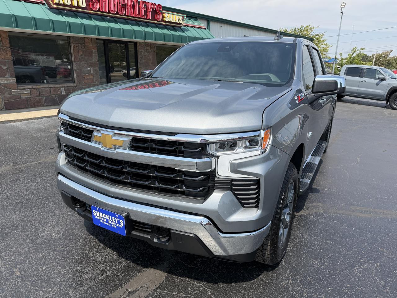 Chevrolet Silverado 1500 4WD Crew Cab 147" LT w/1LT 2026