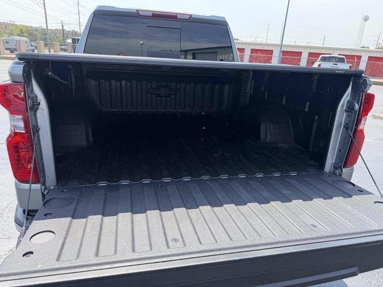 Chevrolet Silverado 1500 4WD Crew Cab 147" LT w/1LT 2026