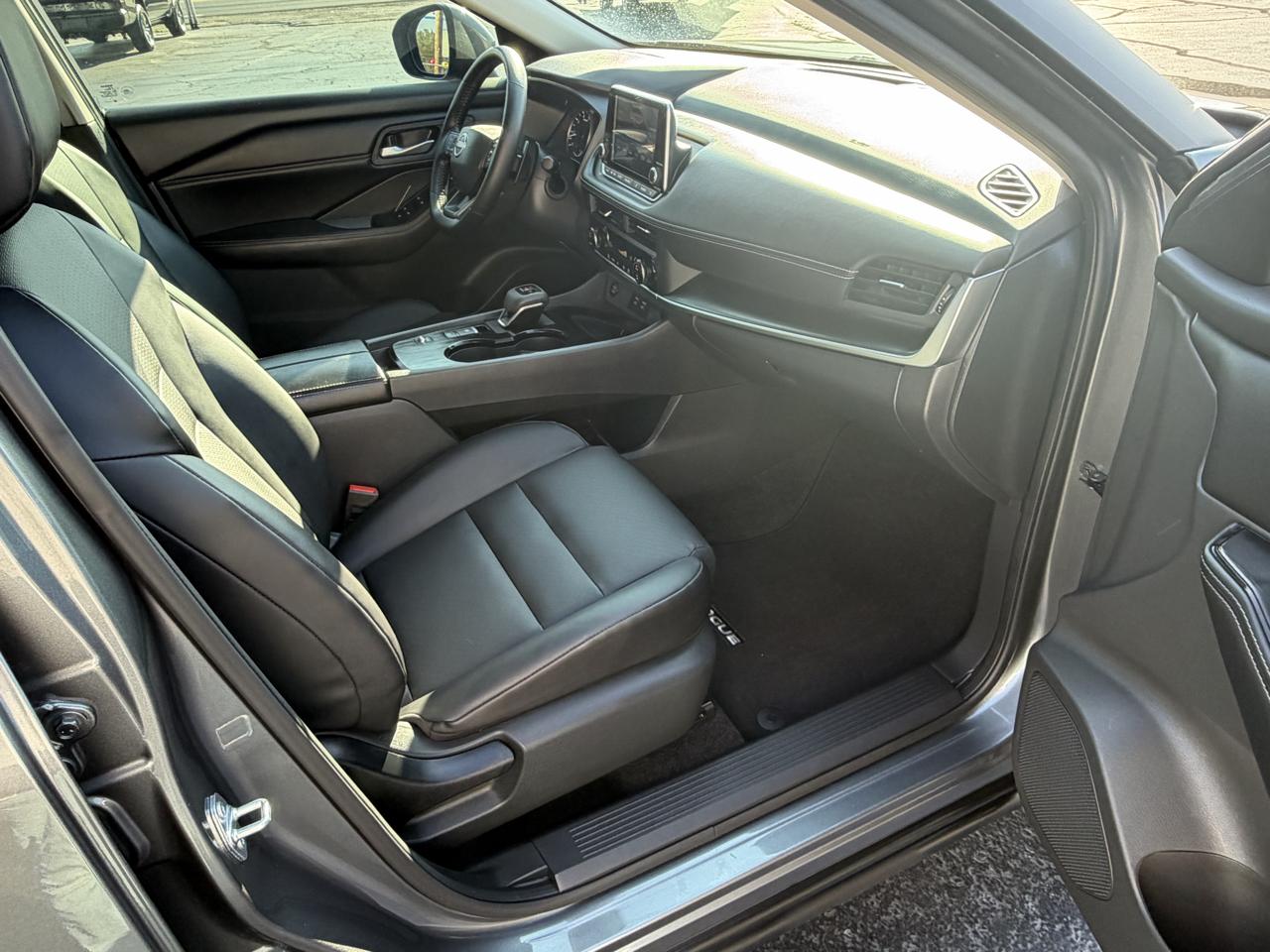 Nissan Rogue FWD SV 2025