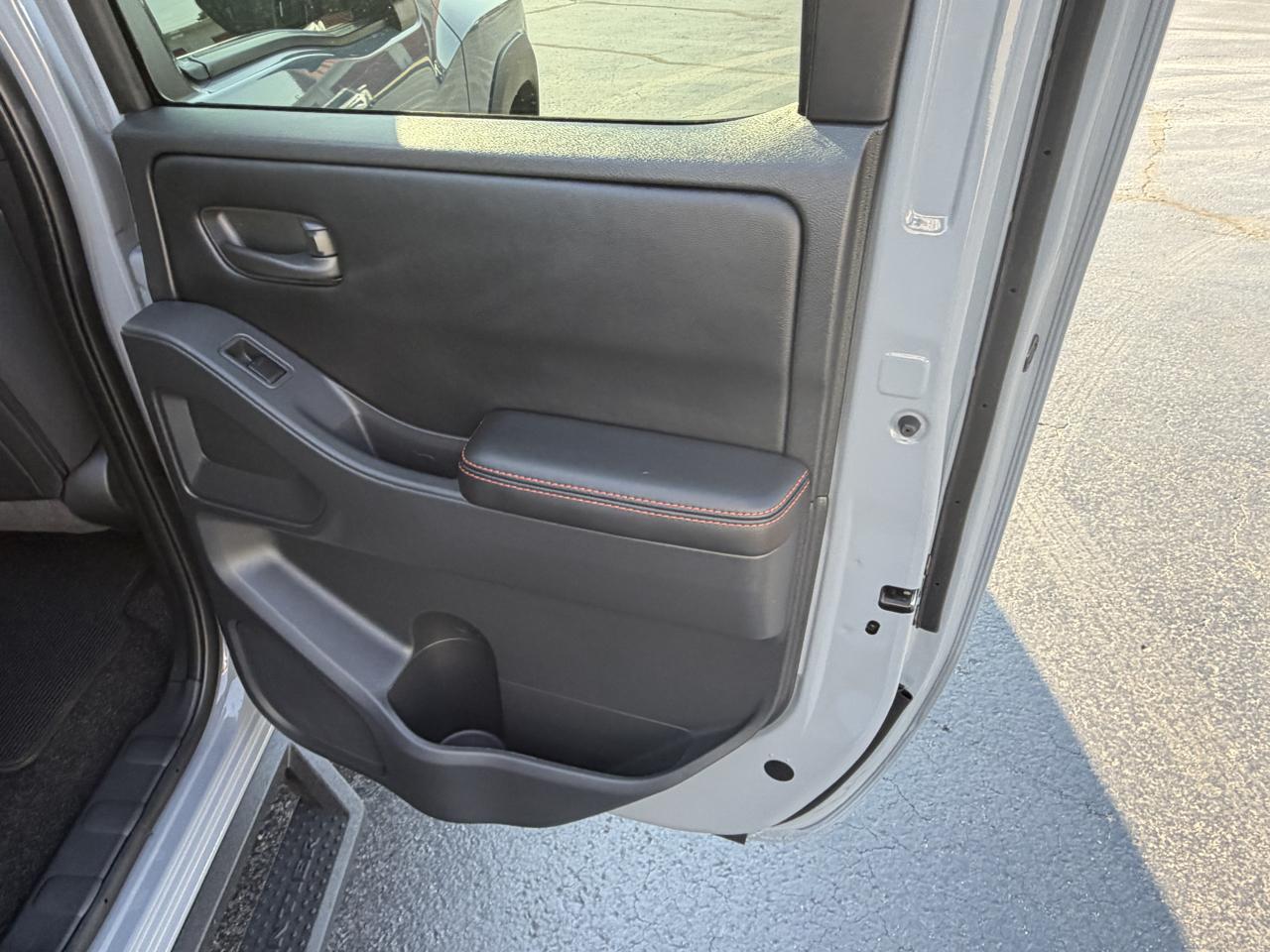 Nissan Frontier Crew Cab 4x4 PRO-4X 2026