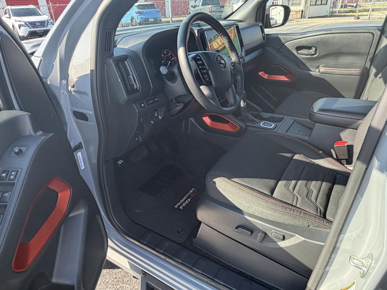 Nissan Frontier Crew Cab 4x4 PRO-4X 2026