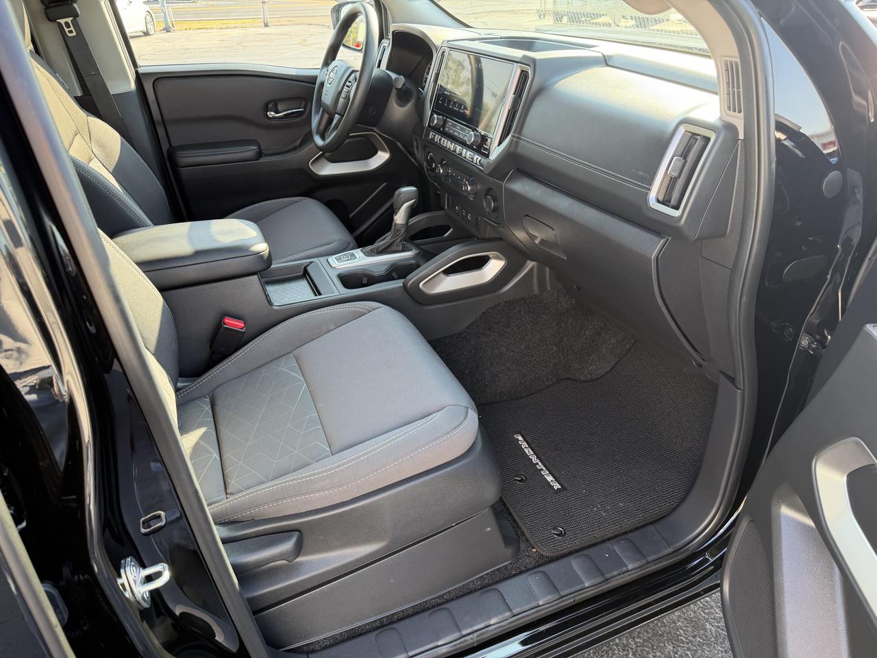 Nissan Frontier Crew Cab 4x4 SV 2026
