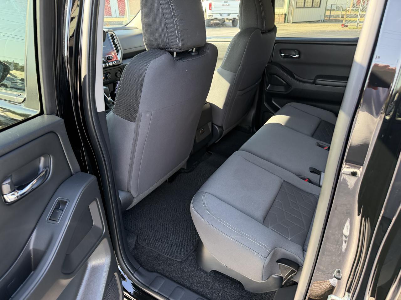 Nissan Frontier Crew Cab 4x4 SV 2026