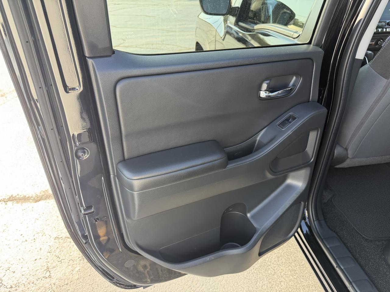 Nissan Frontier Crew Cab 4x4 SV 2026