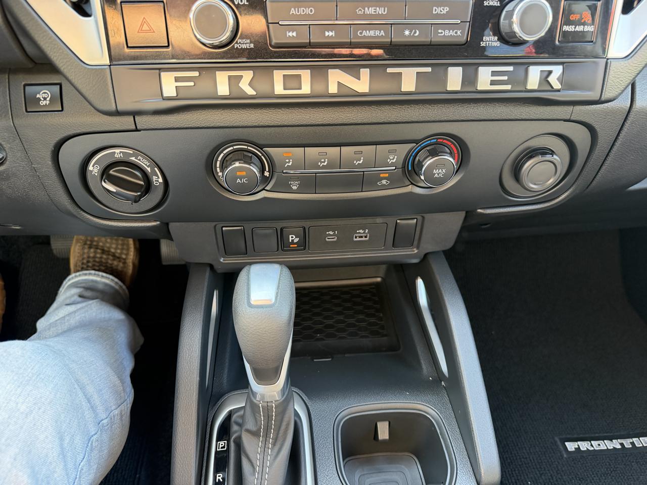 Nissan Frontier Crew Cab 4x4 SV 2026