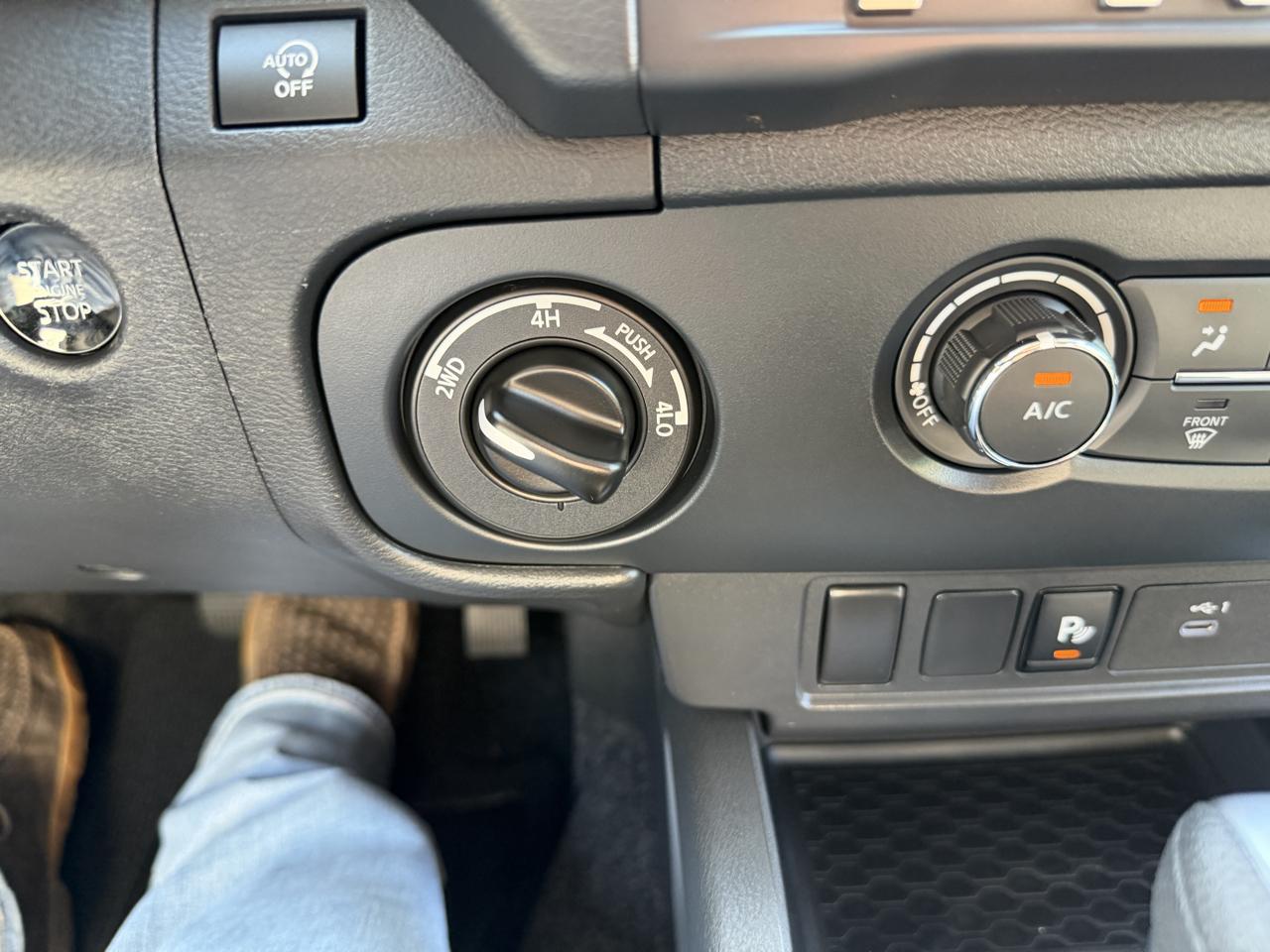Nissan Frontier Crew Cab 4x4 SV 2026