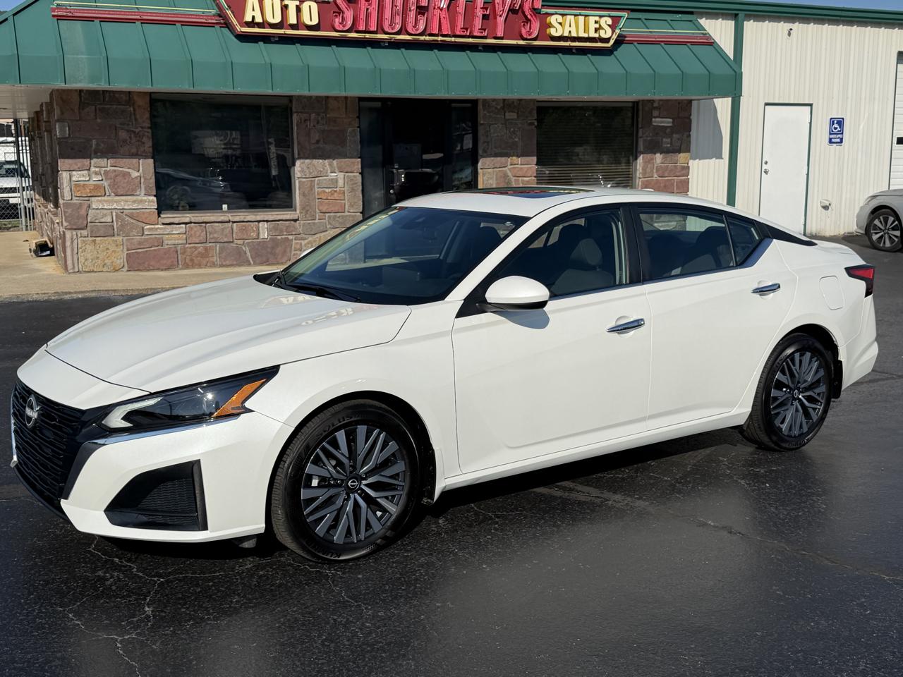 2025 Nissan Altima SV FWD
