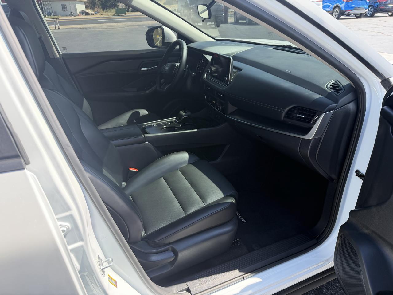 Nissan Rogue FWD SV 2024